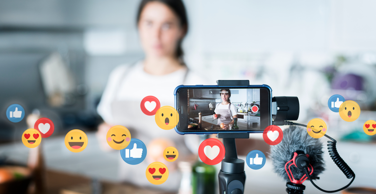 #DEINFLUENCING: la nuova tendenza social che consiglia di non acquistare